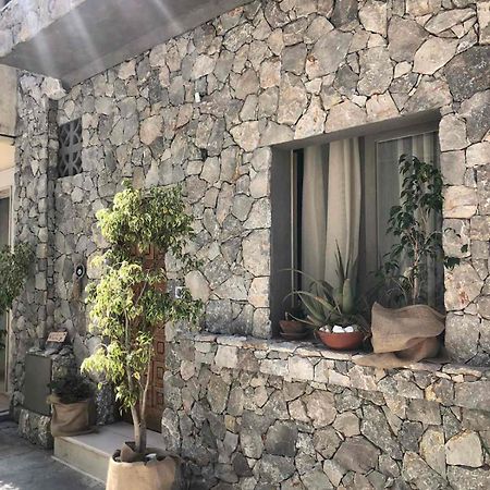 Guest House Pauline คอสทาวน์ ภายนอก รูปภาพ