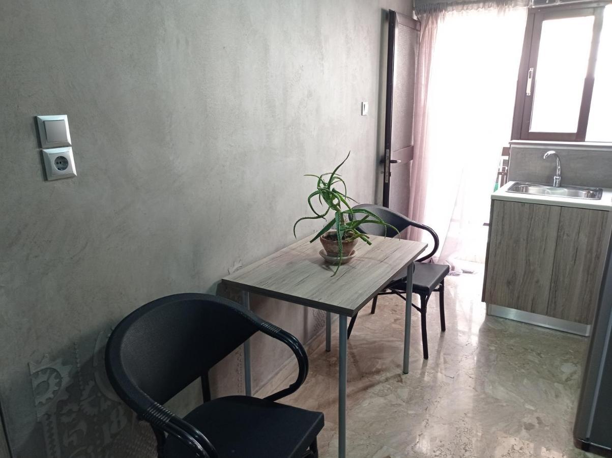Guest House Pauline คอสทาวน์ ภายนอก รูปภาพ